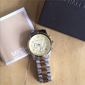 Michael Kors Watch in amazing condition!